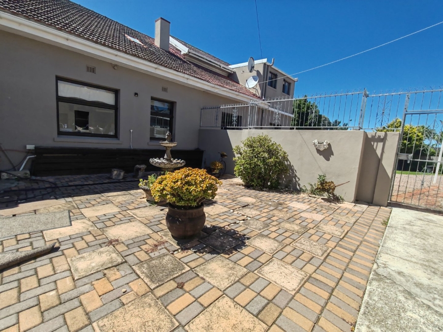 7 Bedroom Property for Sale in Walmer Eastern Cape